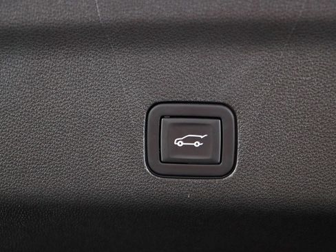 Used 2023 GMC Yukon Denali AWD/4WD image 35