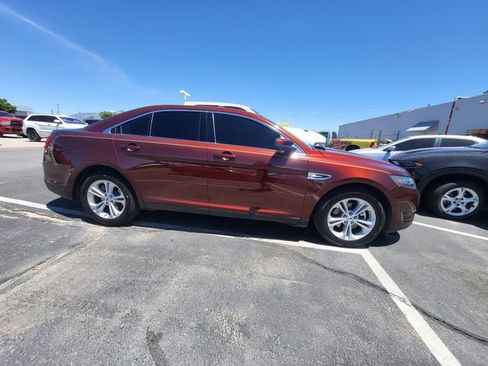 Used 2016 Ford Taurus SEL FWD image 7