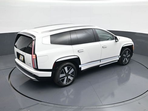 New 2026 Hyundai Ioniq 9 SEL image 17