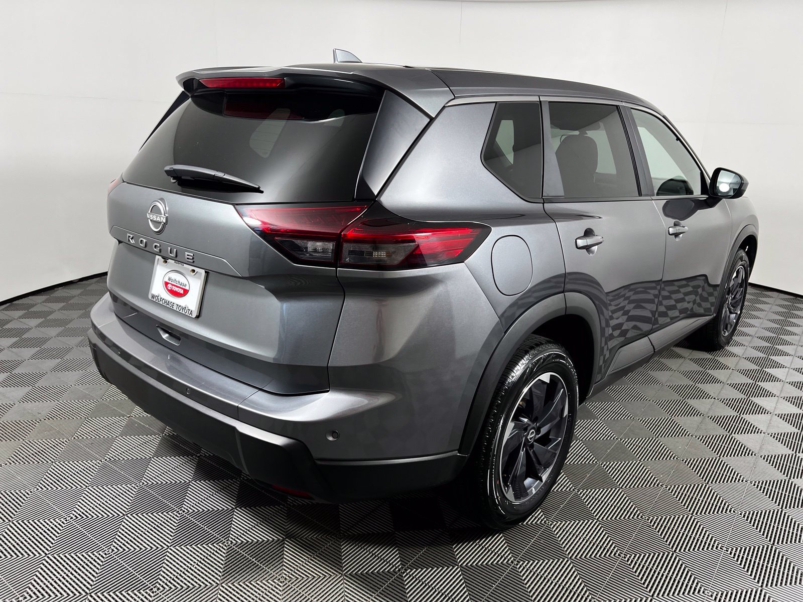 Used 2025 Nissan Rogue SV FWD image 5