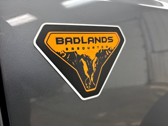 Used 2025 Ford Bronco Badlands w/ Sasquatch Package AWD/4WD image 39