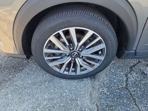 Used 2023 Nissan Kicks SV FWD image 5