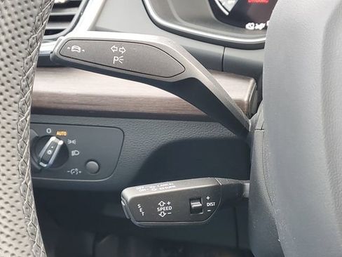 Used 2025 Audi Q5 e Premium Plus w/ Premium Plus Package image 24