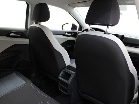 New 2026 Volkswagen Taos S image 15