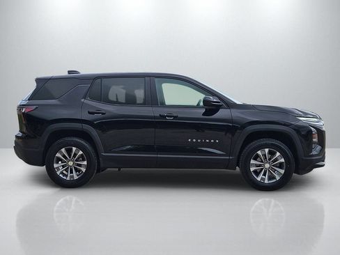 Used 2025 Chevrolet Equinox LT FWD image 4