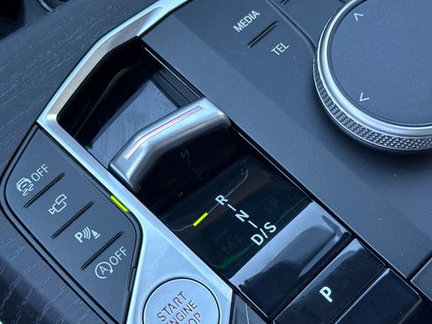 Used 2025 BMW 330i Sedan w/ Premium Package image 27