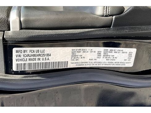 Certified 2024 Jeep Grand Cherokee Limited AWD/4WD image 36