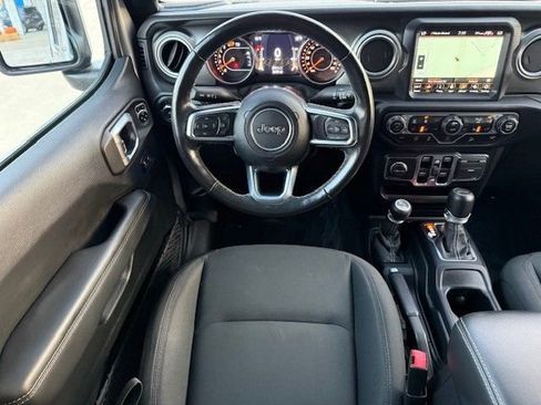 Used 2020 Jeep Wrangler Unlimited Sahara image 26