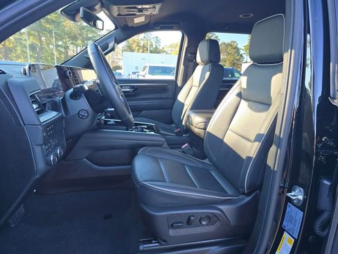 Used 2025 Chevrolet Tahoe Premier image 9