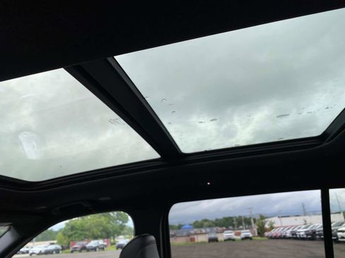 New 2025 Jeep Grand Cherokee L Limited image 9