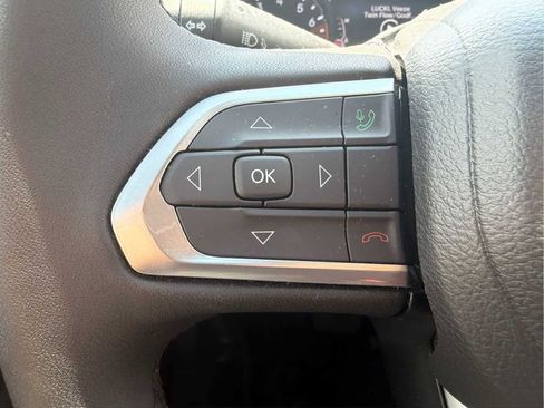 Used 2025 Jeep Compass Limited w/ Sun & Sound Group AWD/4WD image 14
