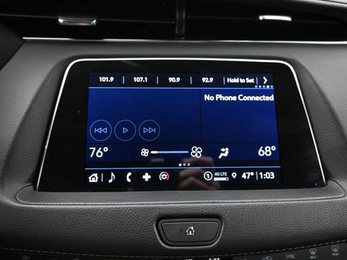 Used 2023 Cadillac XT4 Premium Luxury AWD/4WD image 23