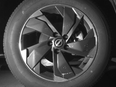 Used 2025 Nissan Rogue SV AWD/4WD image 16
