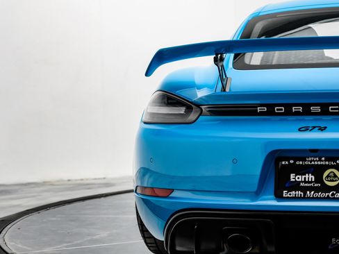 Used 2020 Porsche 718 Cayman GT4 RWD image 15