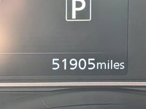 Used 2021 Nissan Versa SR image 19