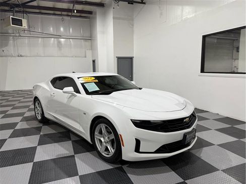 Used 2019 Chevrolet Camaro LT image 2