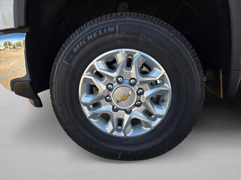 New 2026 Chevrolet Silverado 2500 LT image 11