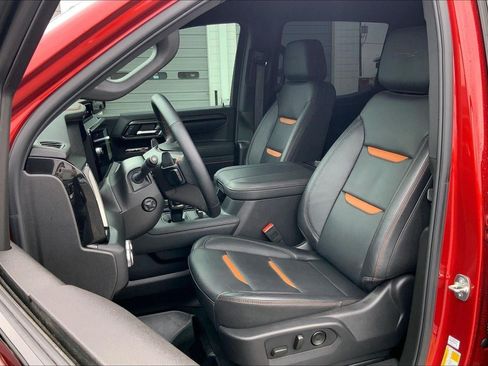 Used 2025 GMC Sierra 1500 AT4 w/ Technology Package AWD/4WD image 21