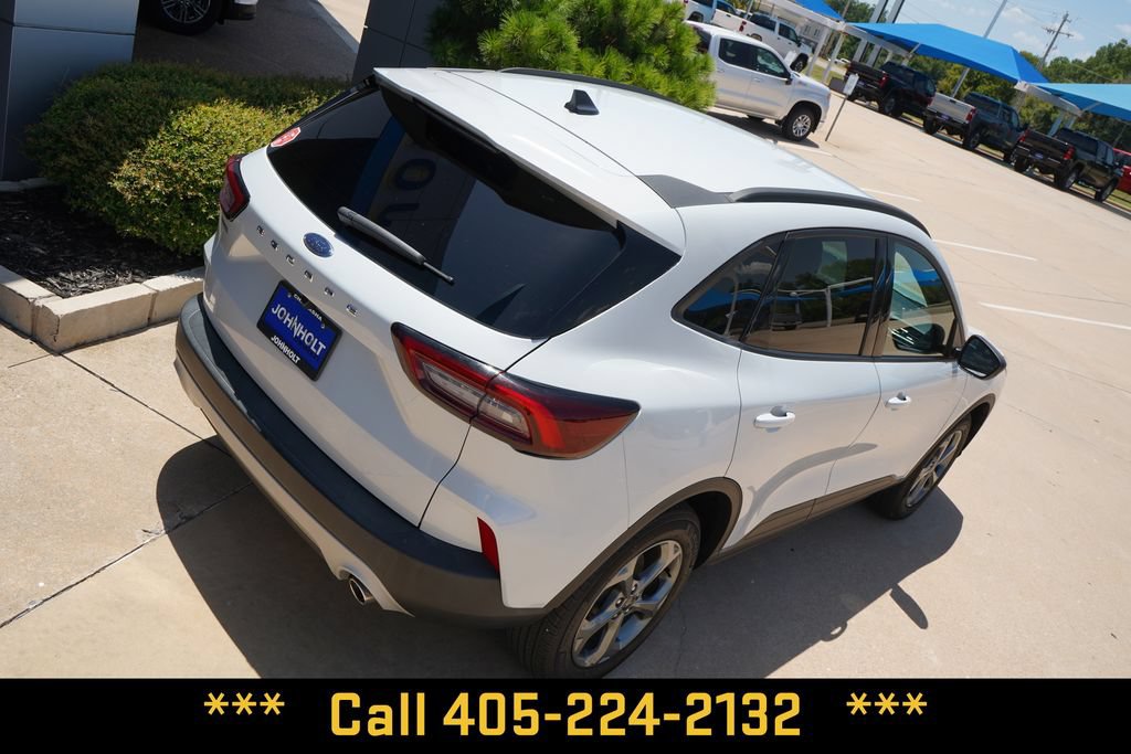 Used 2025 Ford Escape ST-Line AWD/4WD image 14