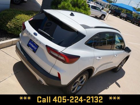 Used 2025 Ford Escape ST-Line AWD/4WD image 14