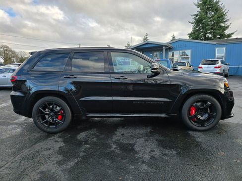 Used 2019 Jeep Grand Cherokee SRT image 6