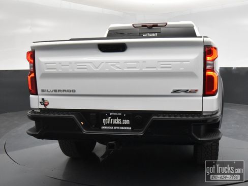 Used 2024 Chevrolet Silverado 1500 ZR2 w/ Technology Package image 5
