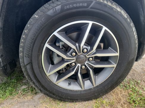 Used 2020 Jeep Grand Cherokee Limited RWD image 32