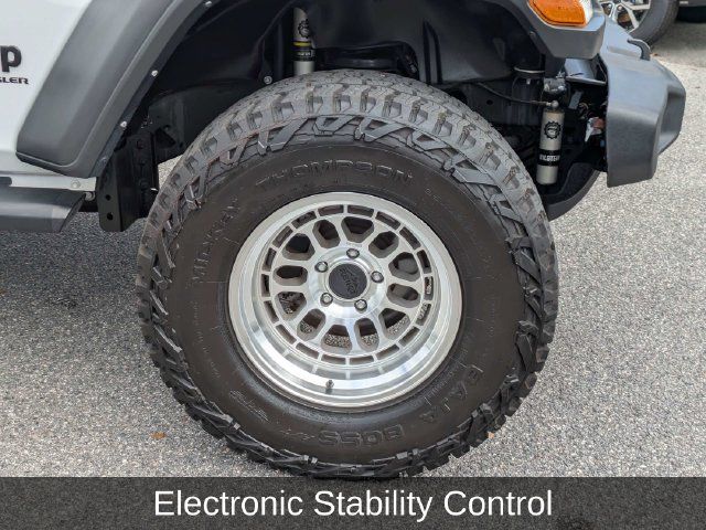 Used 2025 Jeep Wrangler Unlimited Sport AWD/4WD image 11