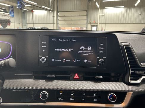 Used 2025 Kia Sportage LX image 19