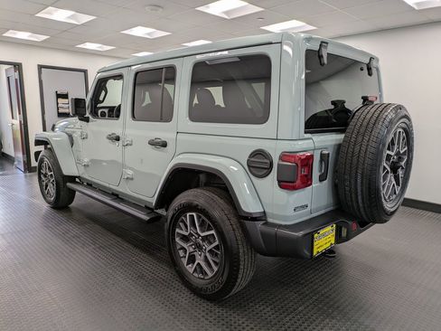 Used 2024 Jeep Wrangler Sahara image 6
