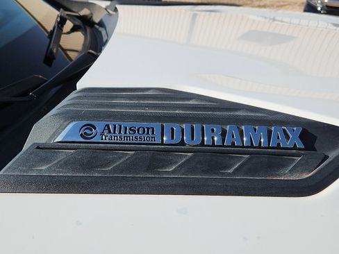 Used 2023 Chevrolet Silverado 3500 LT w/ Convenience Package image 7