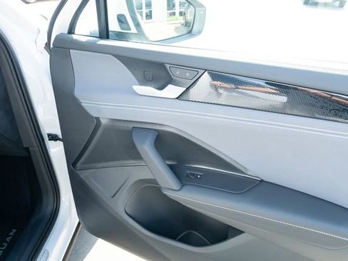 New 2026 Volkswagen Tiguan SE FWD image 48