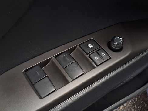 Used 2023 Toyota Camry SE w/ Cold Weather Package image 4