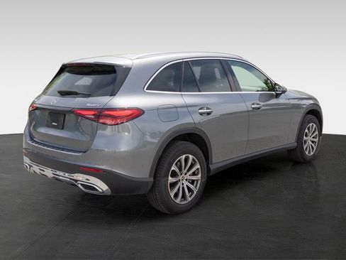 Used 2023 Mercedes-Benz GLC 300 4MATIC w/ Pinnacle Trim Package image 9