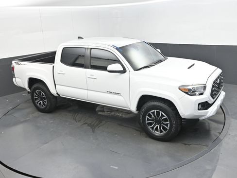 Used 2020 Toyota Tacoma TRD Sport w/ Technology Package RWD image 23
