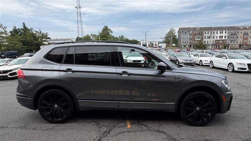 Used 2021 Volkswagen Tiguan SE R-Line AWD/4WD image 13