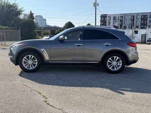 Used 2017 INFINITI QX70 AWD w/ Premium Package image 11