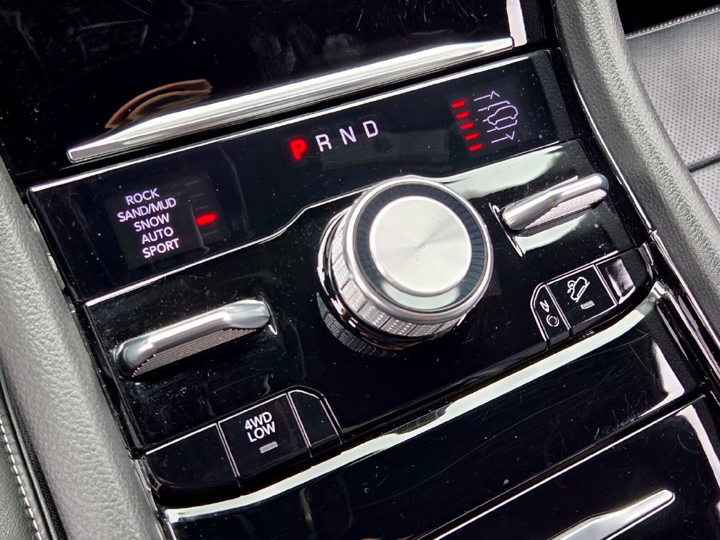 Used 2023 Jeep Grand Cherokee Overland AWD/4WD image 29