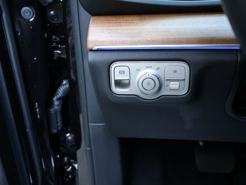 Certified 2025 Mercedes-Benz GLE 350 4MATIC image 37
