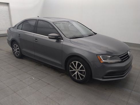 Used 2017 Volkswagen Jetta SE FWD image 11