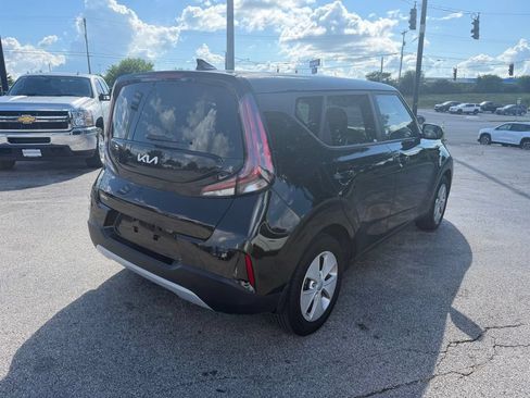 Used 2024 Kia Soul EX w/ Option Group 015 FWD image 3