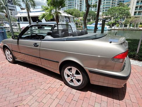 Used 2003 Saab 9-3 SE FWD image 4