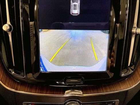 Certified 2023 Volvo XC60 B5 Ultimate w/ Climate Package AWD/4WD image 15