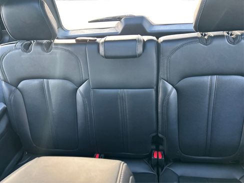 Used 2024 Jeep Wagoneer Series II image 39