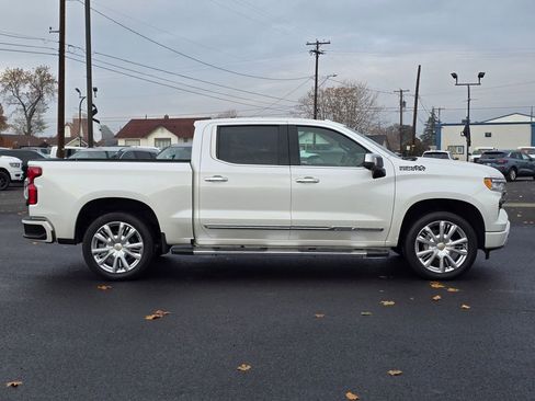Used 2024 Chevrolet Silverado 1500 High Country w/ High Country Premium Package image 6