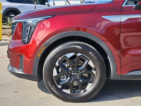 New 2025 Kia Sorento S image 5