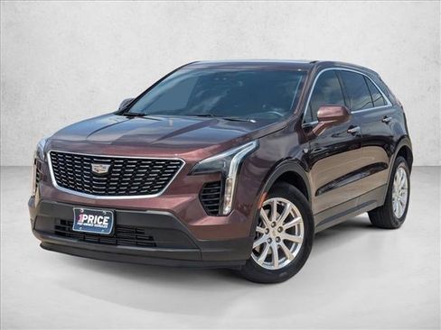 Used 2022 Cadillac XT4 Luxury w/ Cold Weather Package FWD image 1