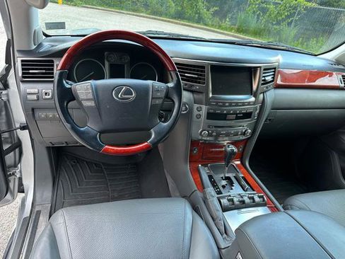 Used 2009 Lexus LX 570 4WD image 32