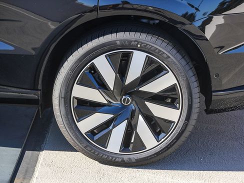 New 2025 Volvo EX90 Ultra w/ Protection Package Premier image 5