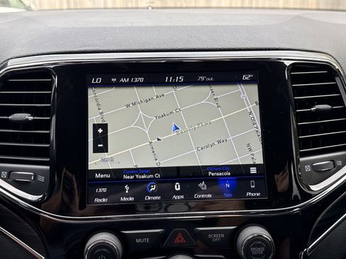 Used 2019 Jeep Grand Cherokee Limited image 22